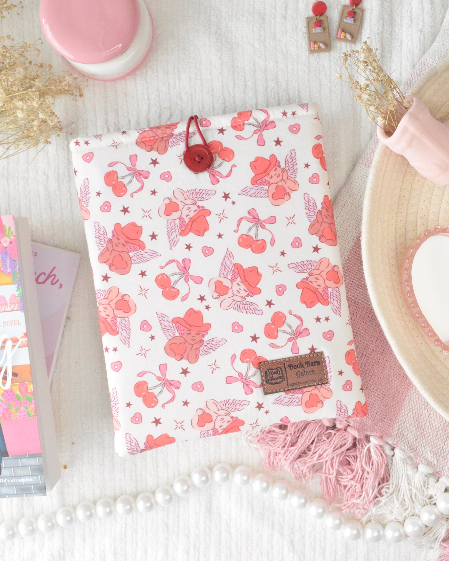 Cupids Bow Book Sleeve