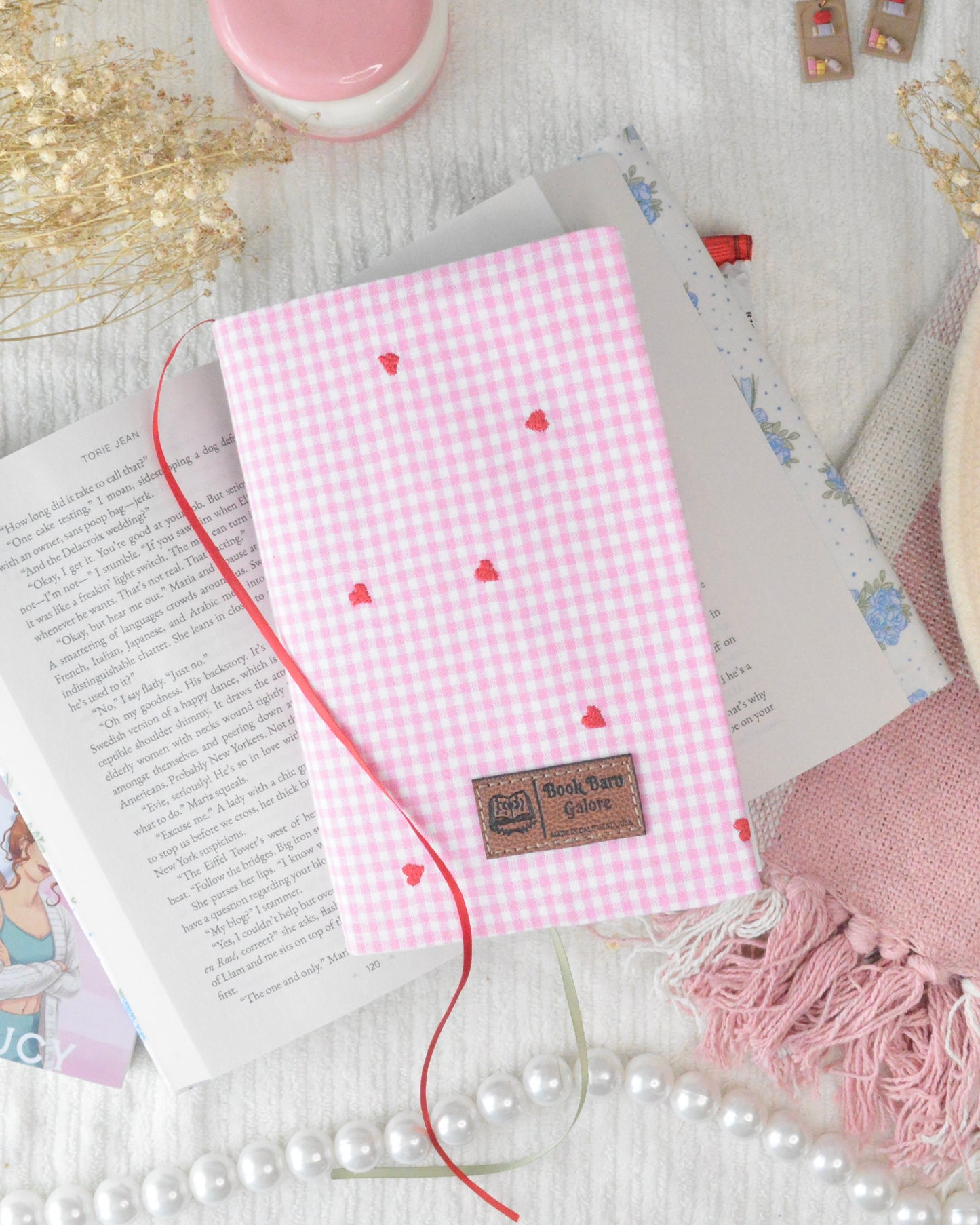 Amor Gingham Book Cover