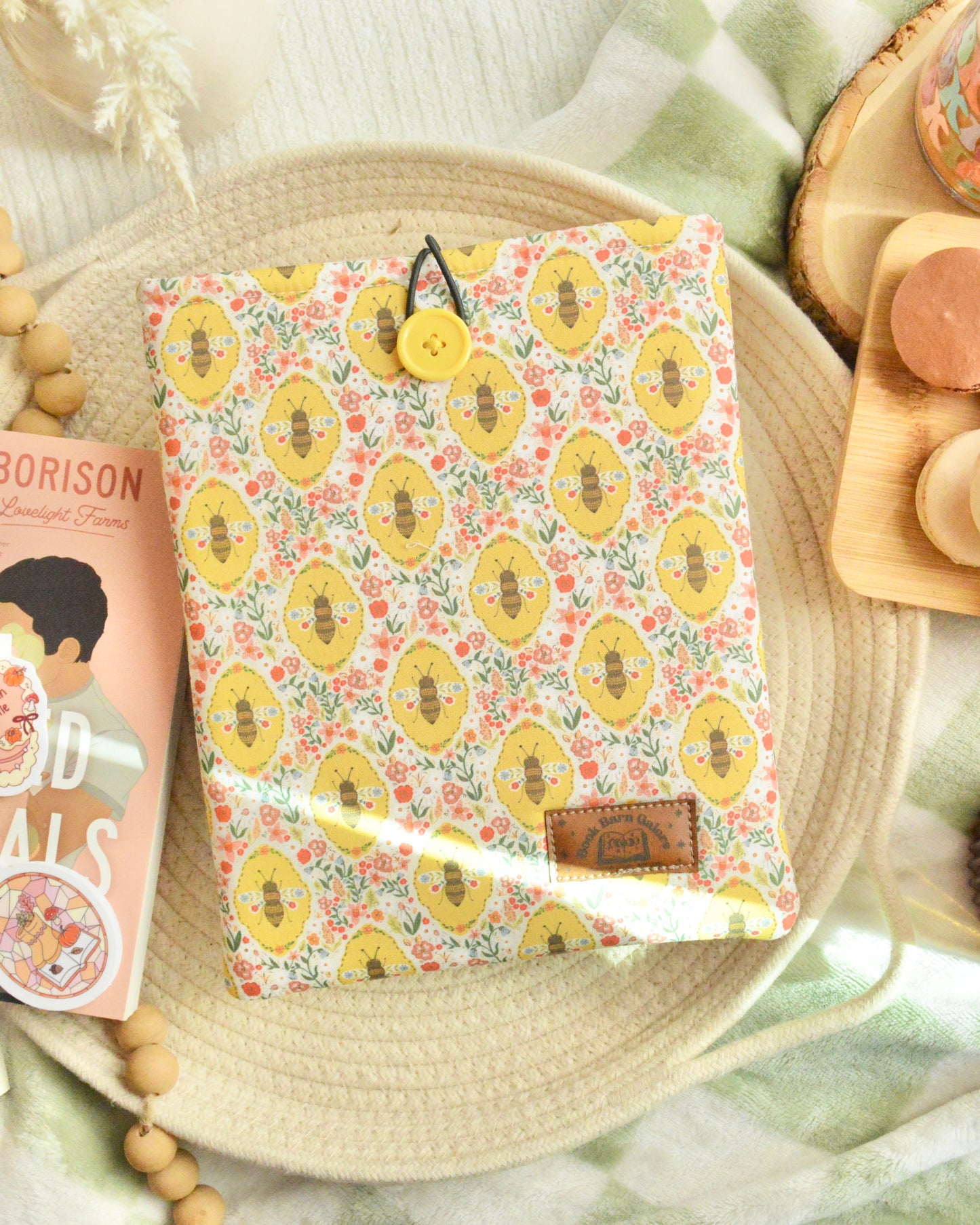 Dainty Bees Book Sleeve
