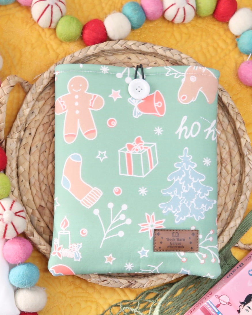 Evergreen Christmas Book Sleeve