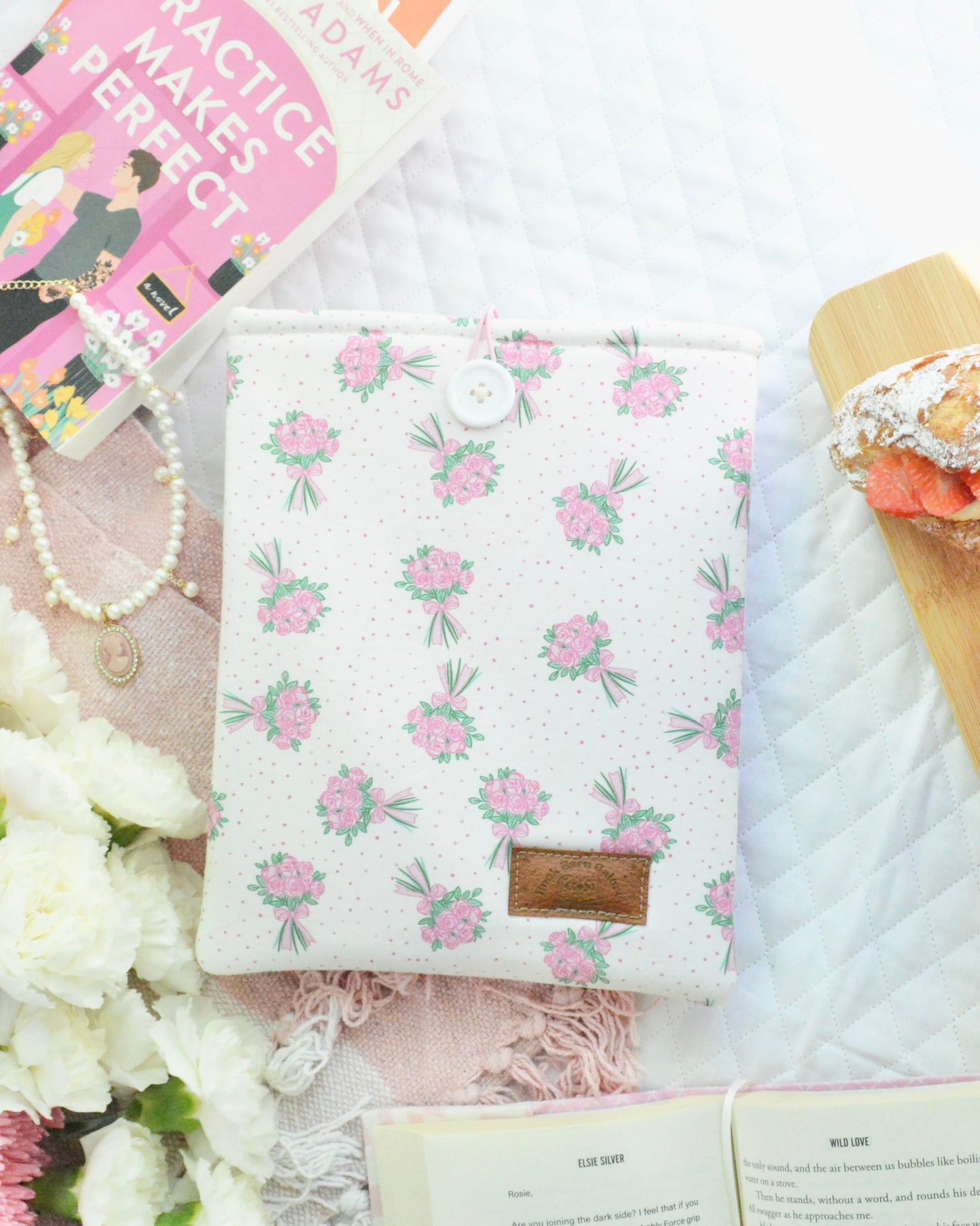 Floral Betty Book Sleeve